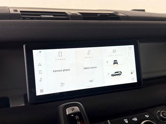 2022 Land Rover Defender 110 SE