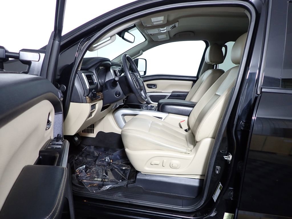 2016 Nissan Titan SL