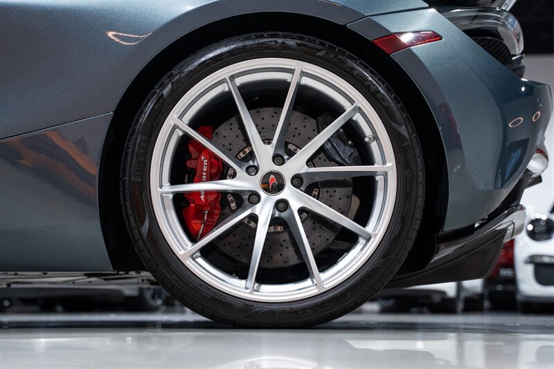 Used 2018 McLaren 720S Performance photo 13