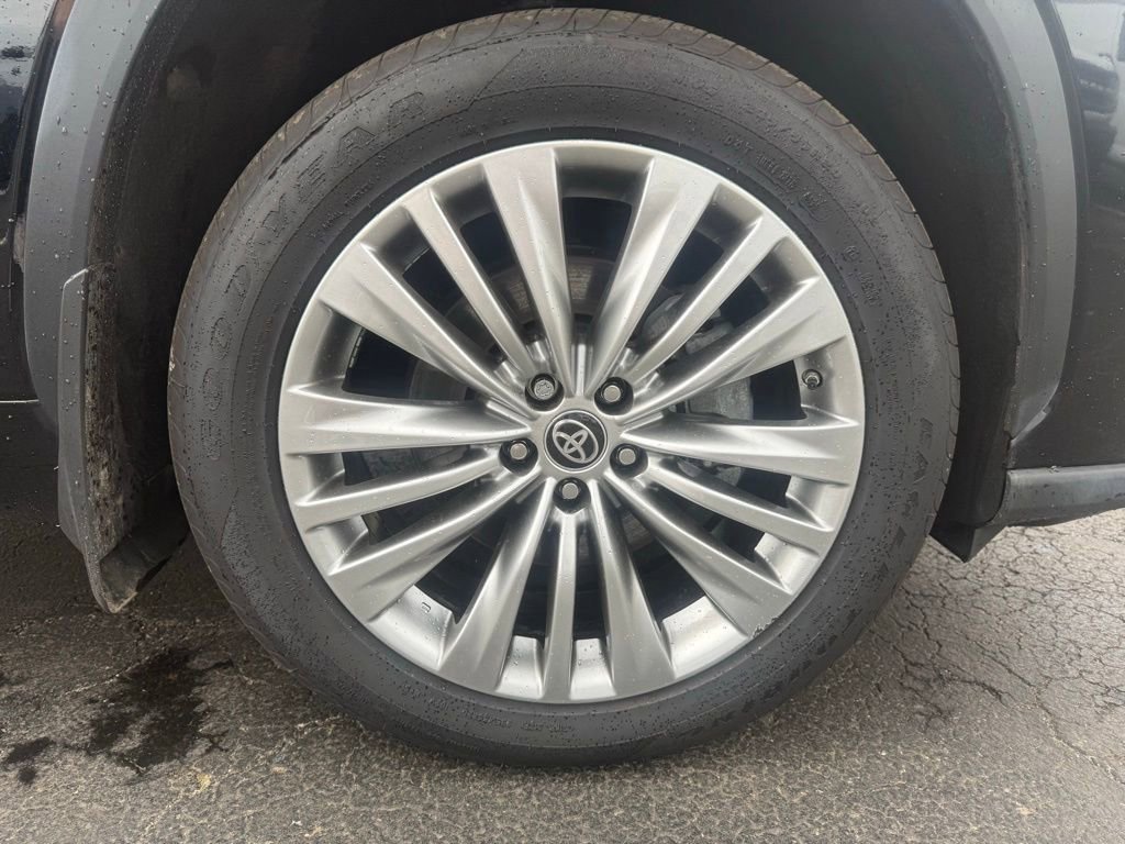 2025 Toyota Highlander Platinum