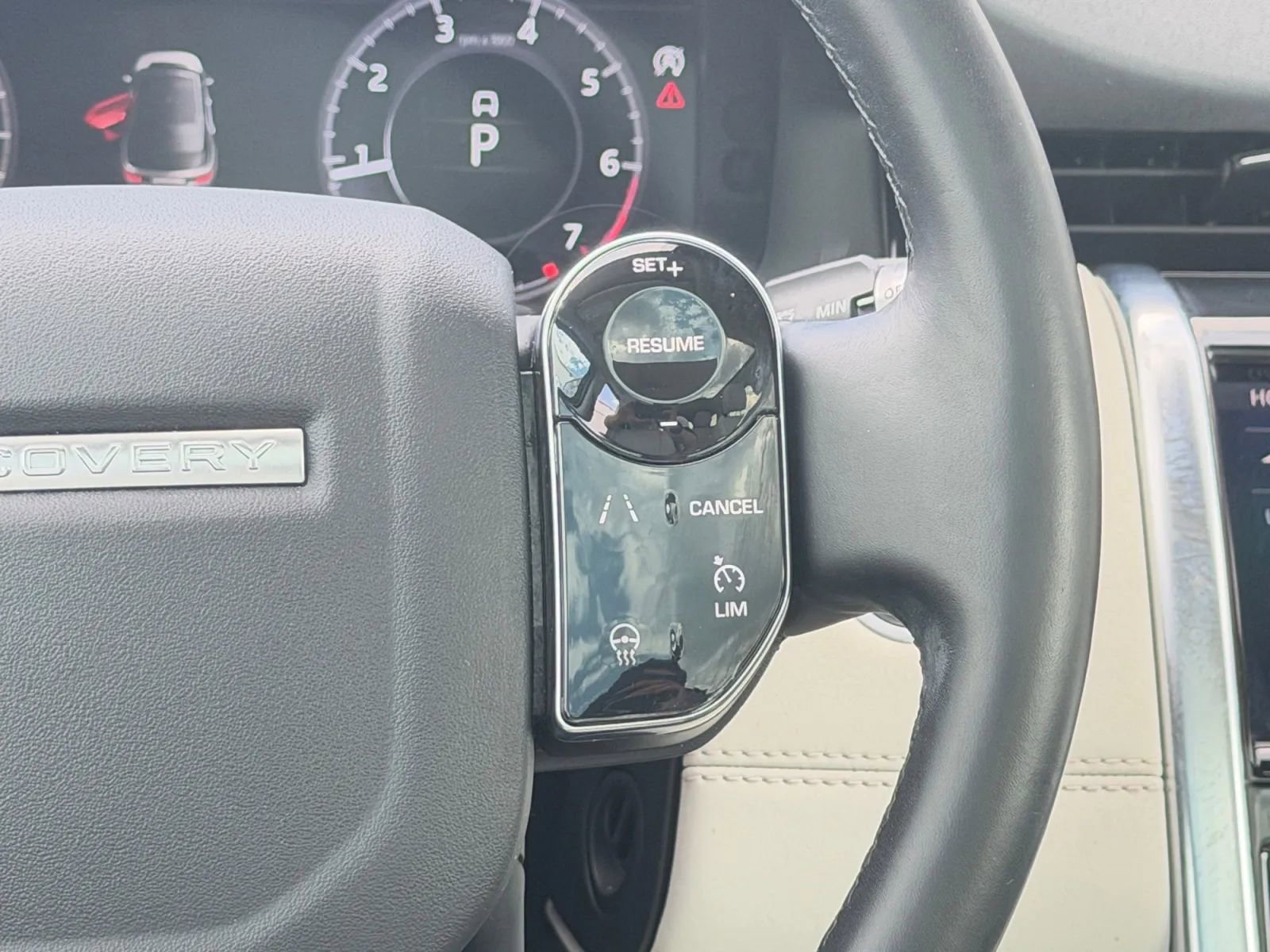 2020 Land Rover Discovery Sport SE