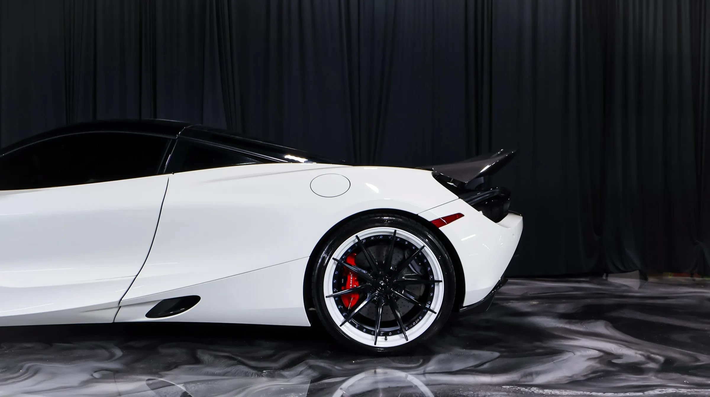 Used 2018 McLaren 720S Performance photo 14