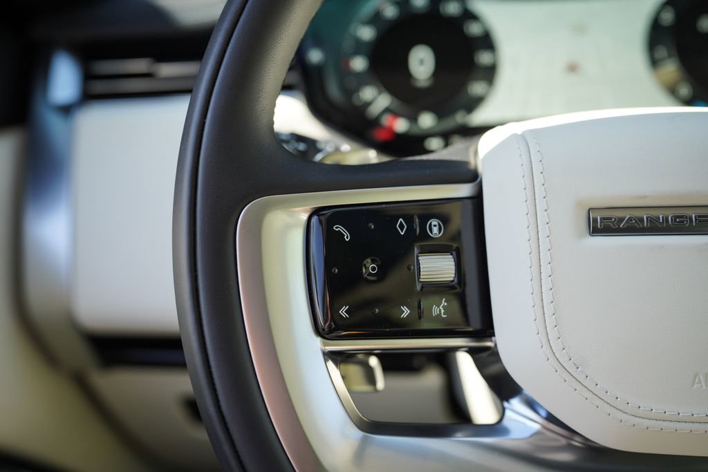 2025 Land Rover Range Rover SE