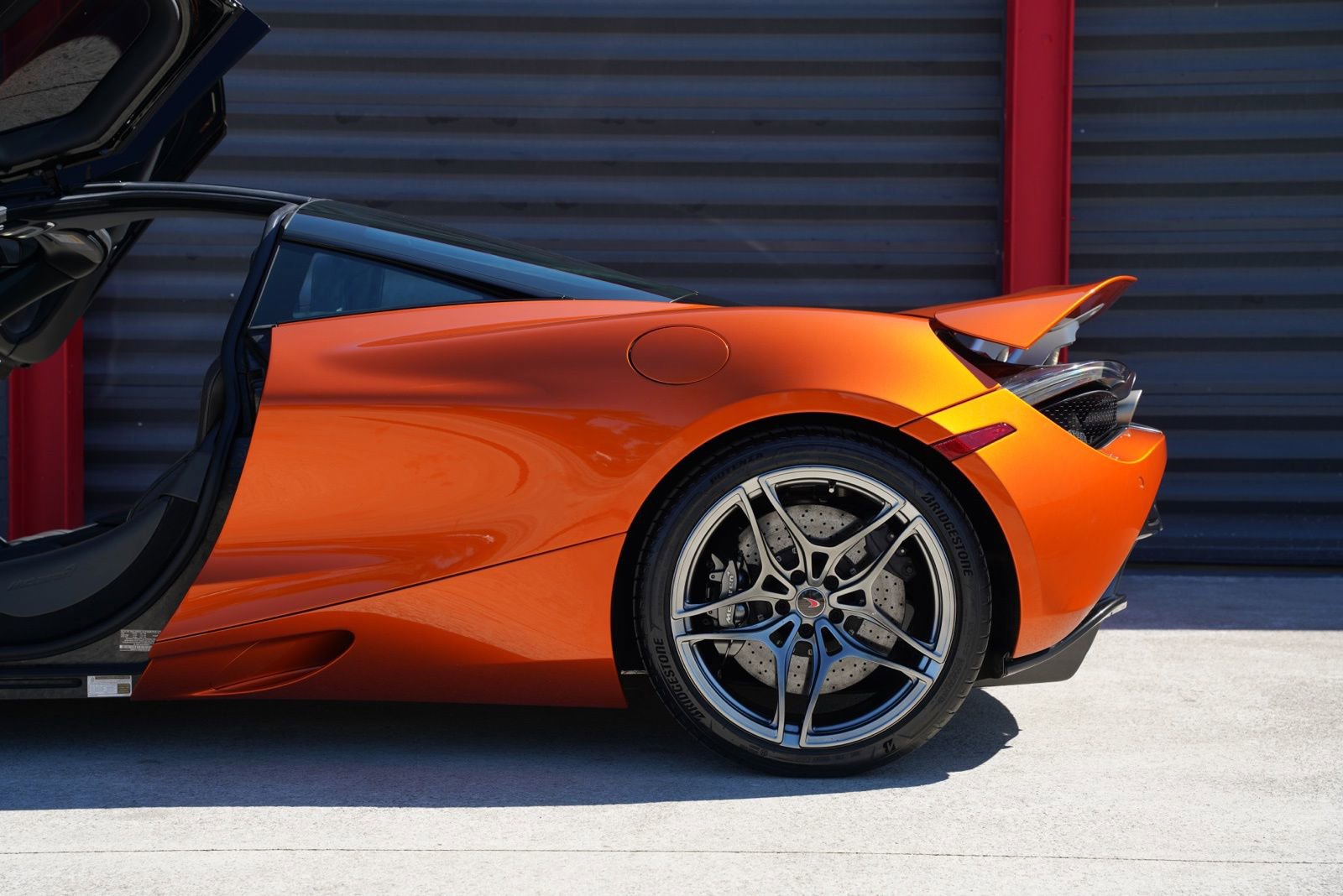 Used 2018 McLaren 720S Luxury photo 19