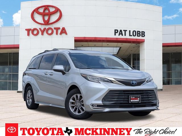 Used 2021 Toyota Sienna XLE
