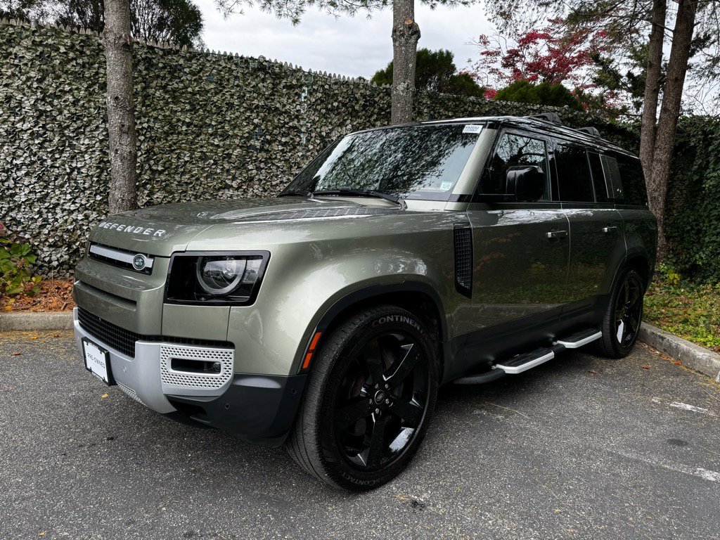 2023 Land Rover Defender 130 SE