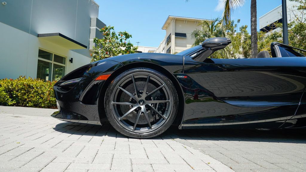 Used 2021 McLaren 720S Spider photo 10