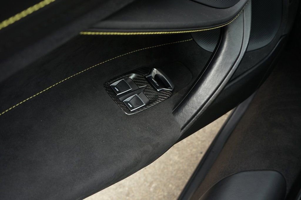 Used 2022 McLaren 720S Performance photo 25