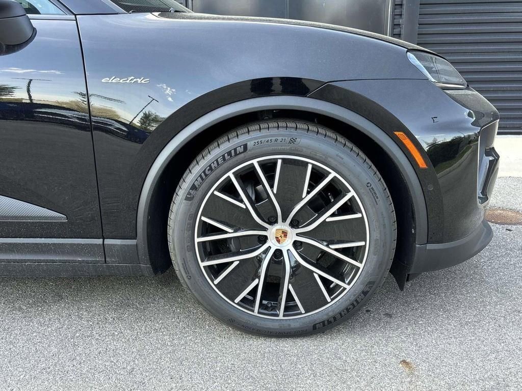2025 Porsche Macan Electric