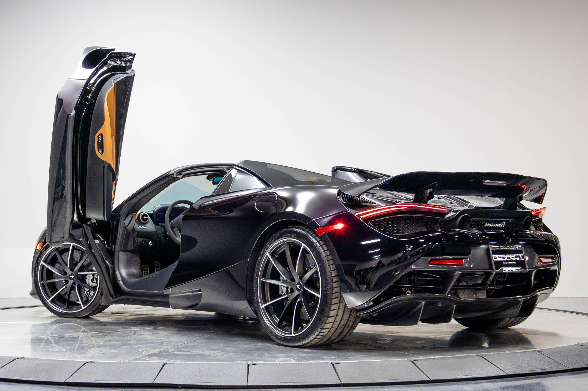 Used 2019 McLaren 720S Luxury photo 43