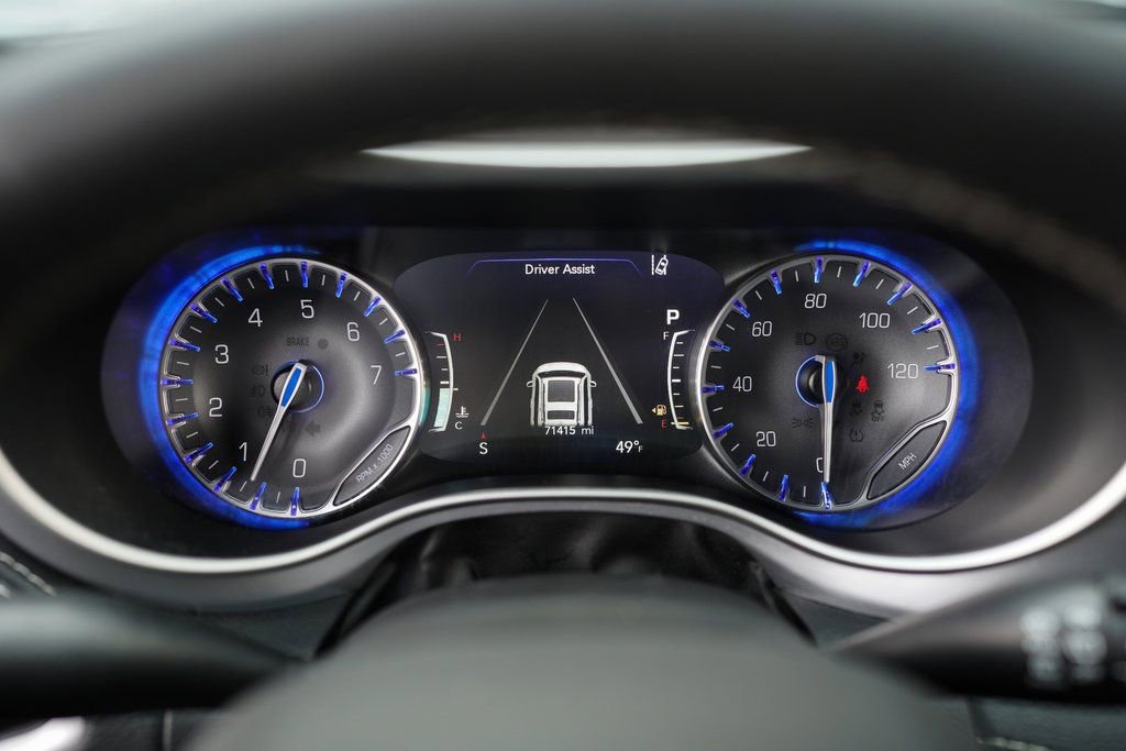 2022 Chrysler Pacifica Touring-L