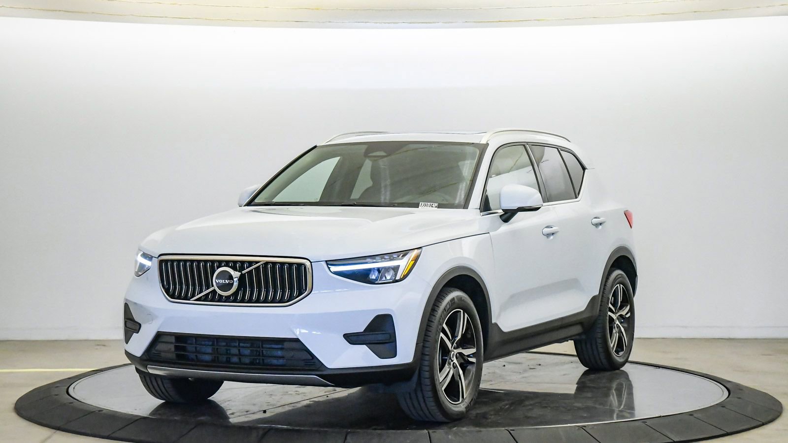 Certified 2025 Volvo XC40 B5 Core