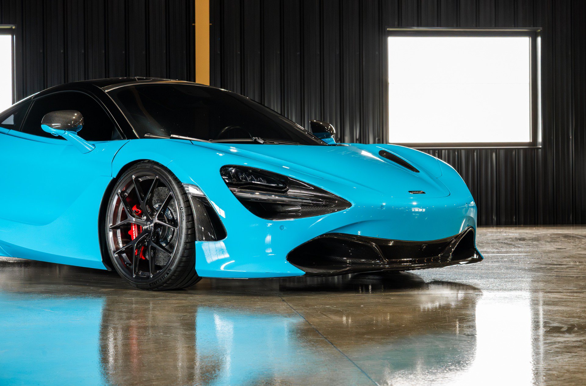 Used 2018 McLaren 720S Performance photo 16
