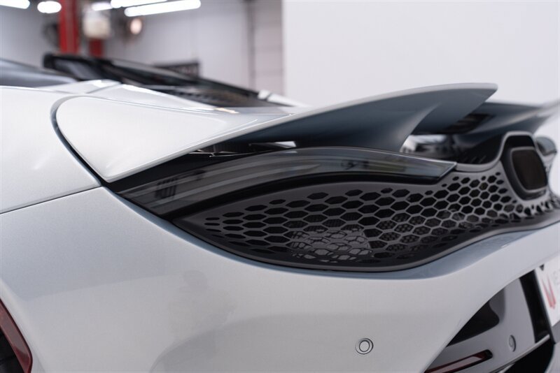 Used 2024 McLaren 750S Spider photo 34