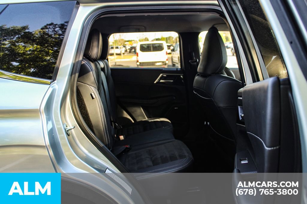 2025 Mitsubishi Outlander SE