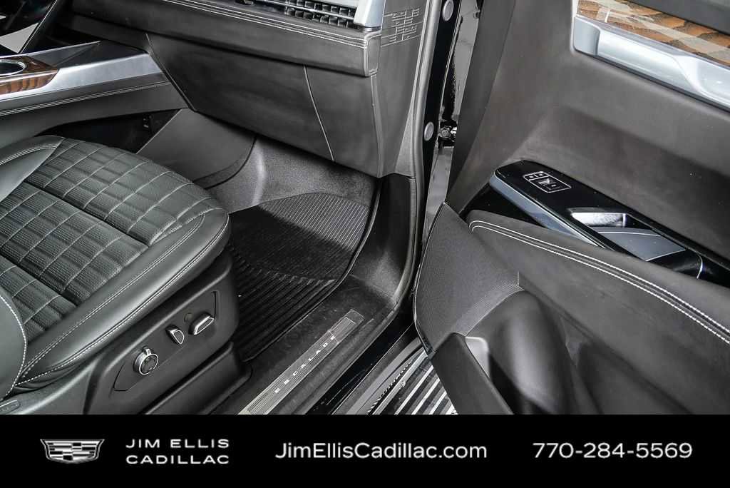 2025 Cadillac Escalade Sport Platinum