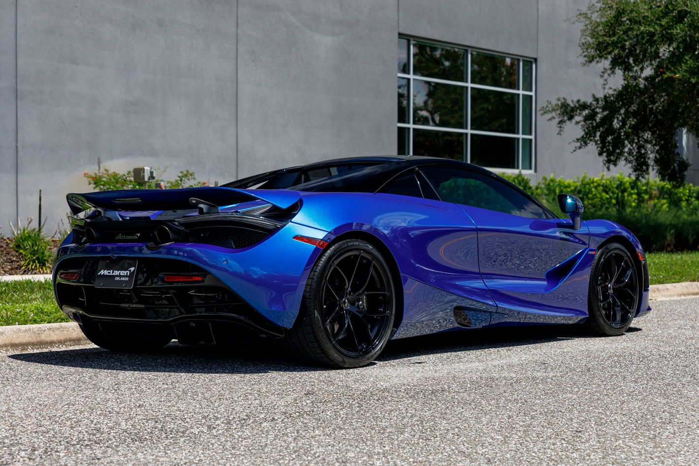 Used 2022 McLaren 720S Luxury photo 11