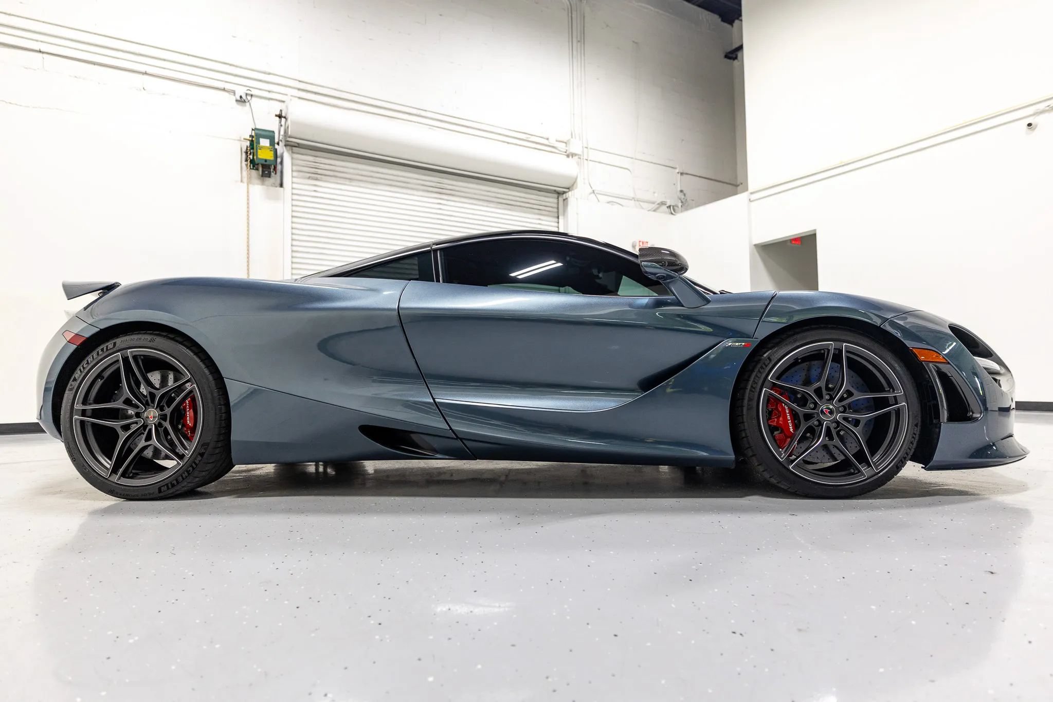 Used 2018 McLaren 720S Performance photo 30