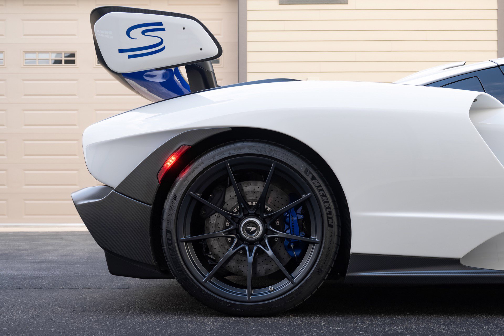 Used 2019 McLaren Senna photo 61