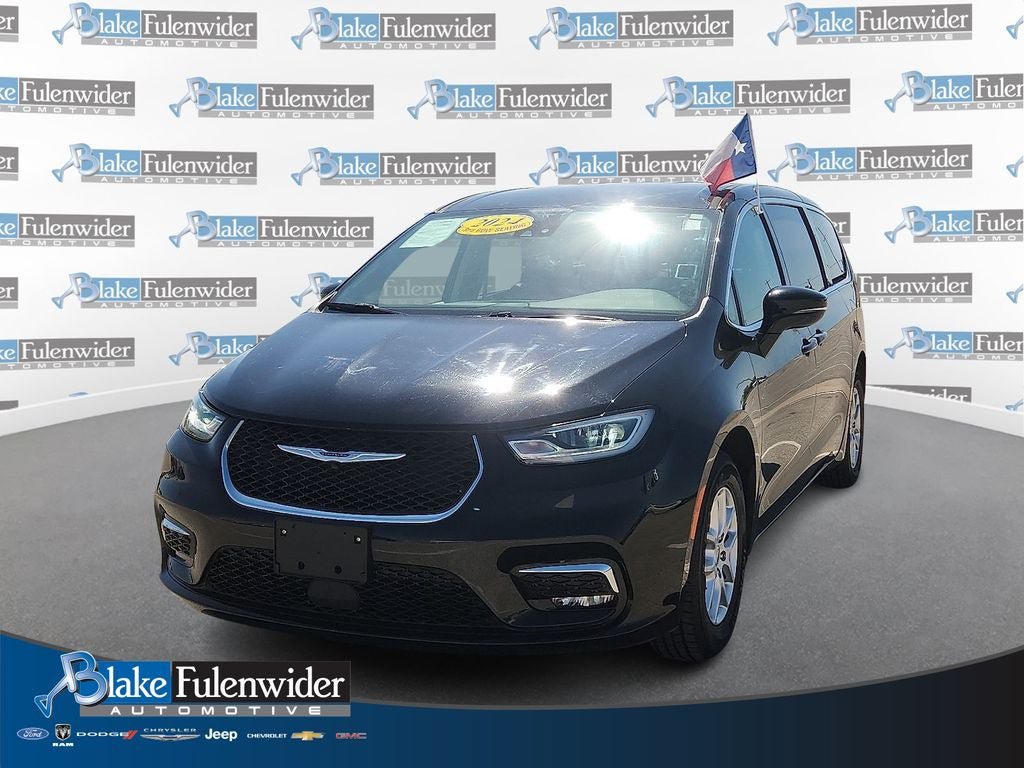 Used 2024 Chrysler Pacifica Touring-L