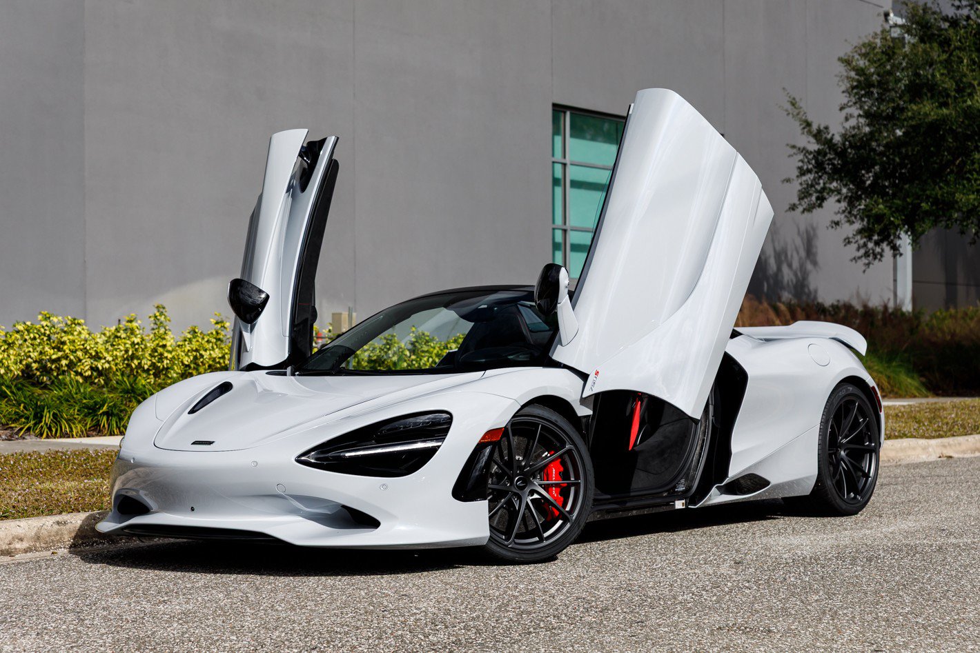 Used 2026 McLaren 750S Spider photo 10