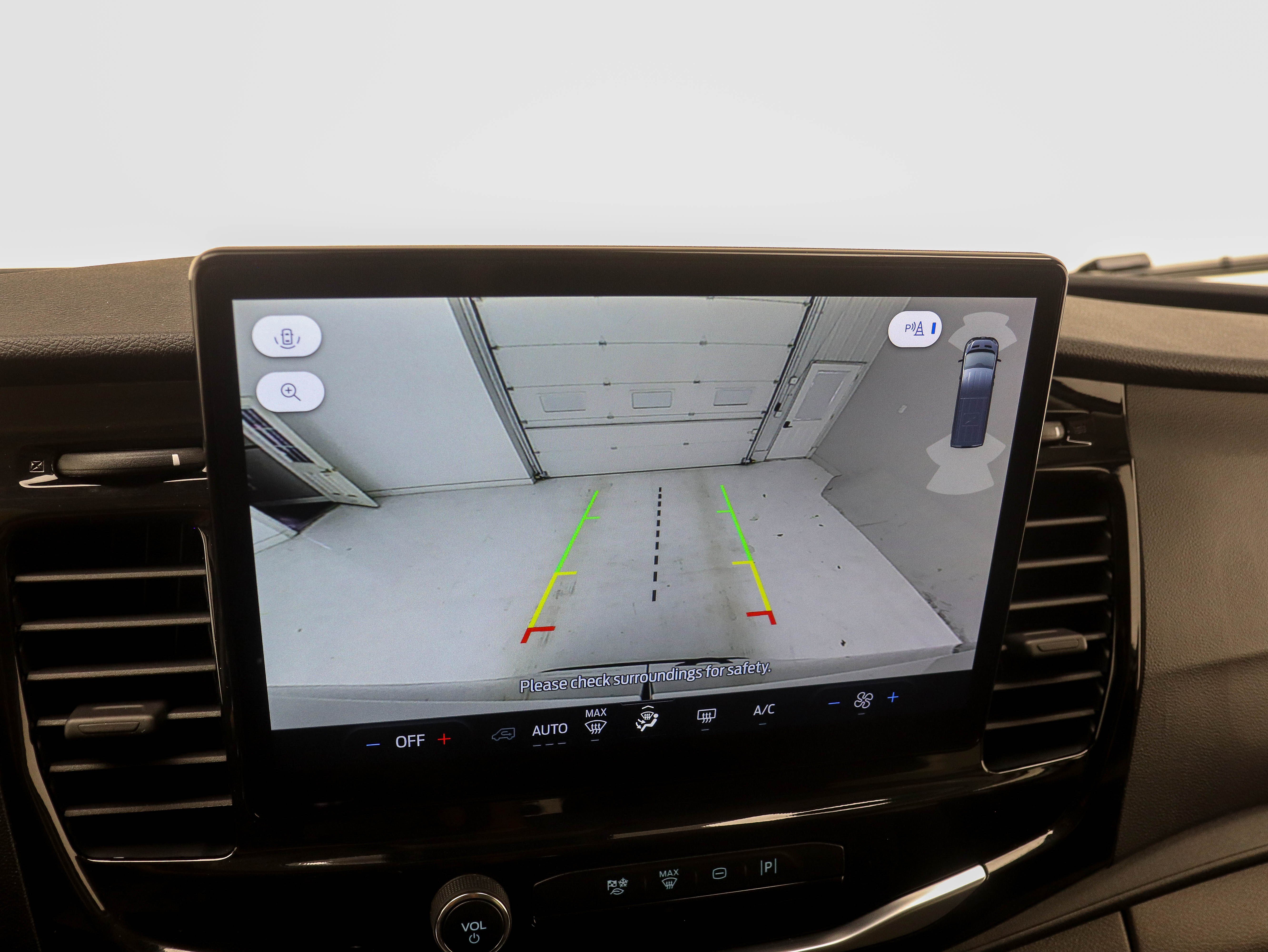 2025 Ford Transit Passenger Van XLT - Photo 28