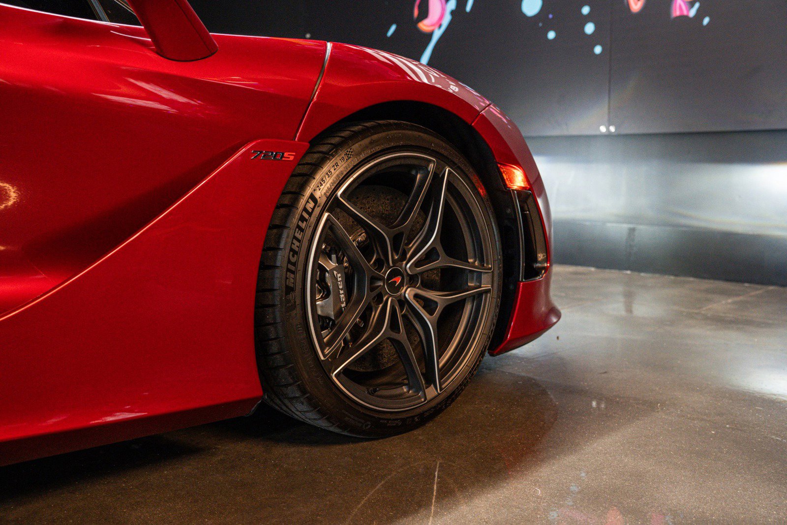 Used 2018 McLaren 720S photo 18