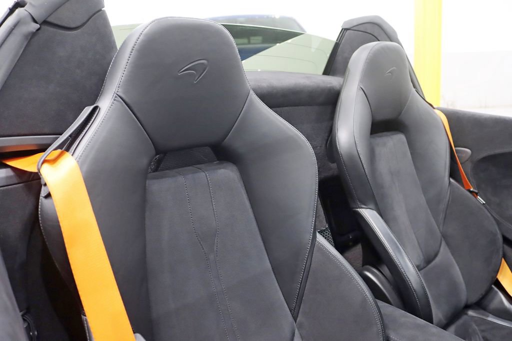 Used 2020 McLaren 600LT Spider photo 36