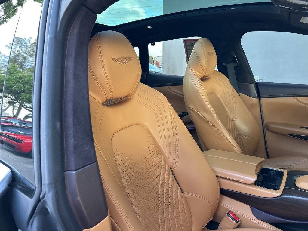 2021 Aston Martin DBX