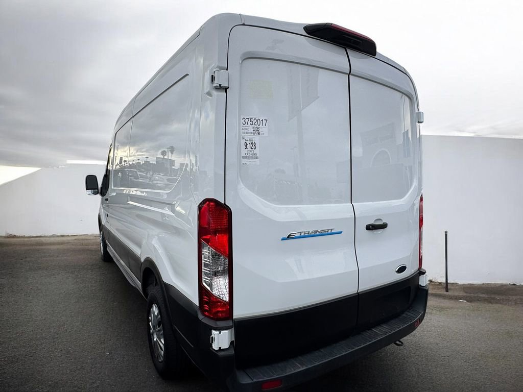 2023 Ford E-Transit Medium Roof