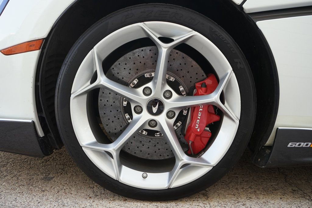 Used 2020 McLaren 600LT Spider photo 28