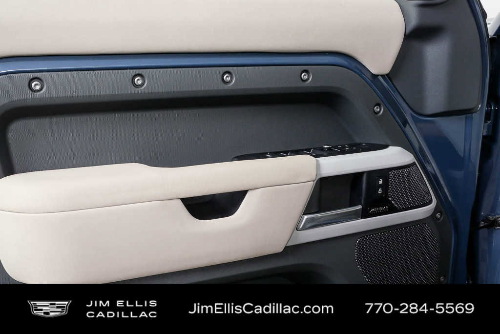 2023 Land Rover Defender 110 SE