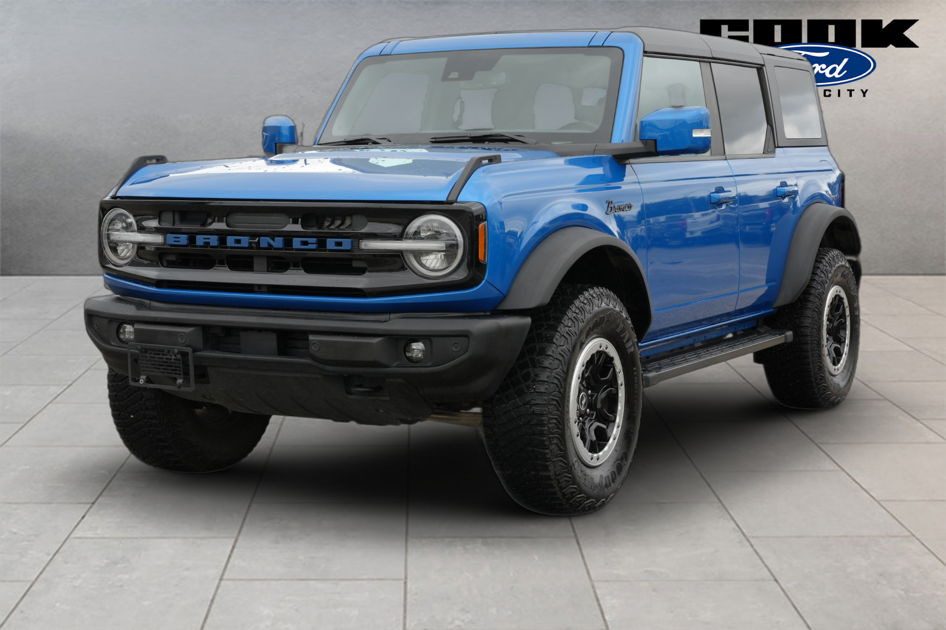 Certified 2023 Ford Bronco Outer Banks w/ Sasquatch Package
