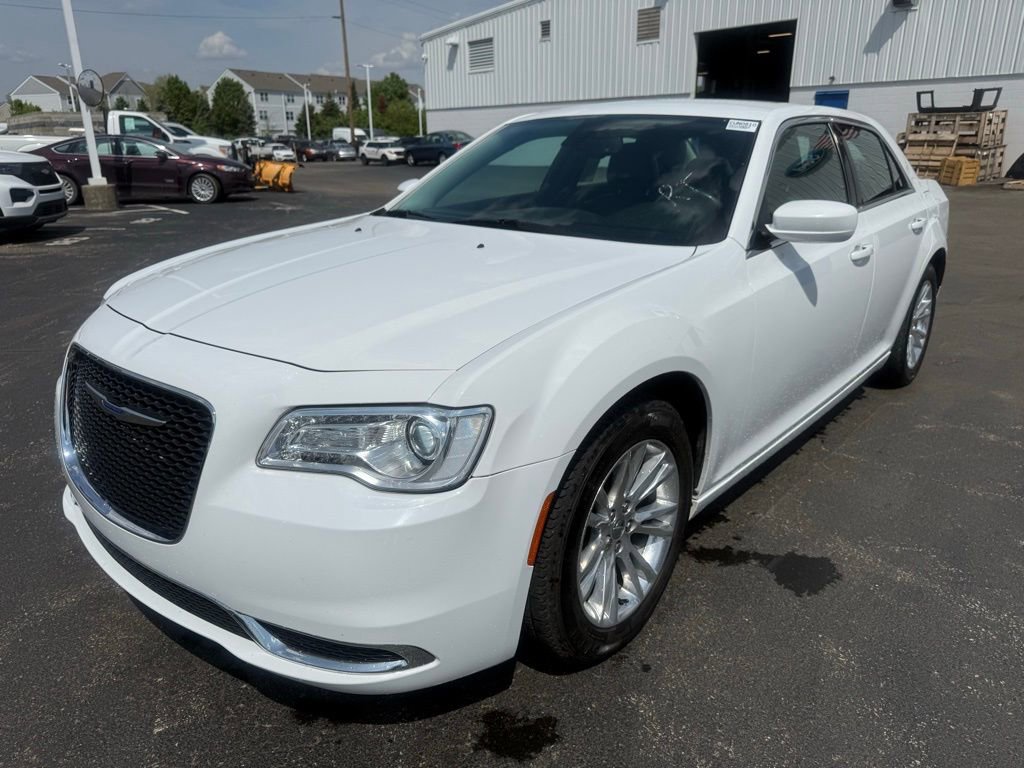 2020 Chrysler 300 Touring L