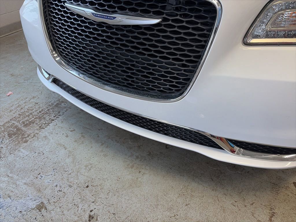 2020 Chrysler 300 Touring L