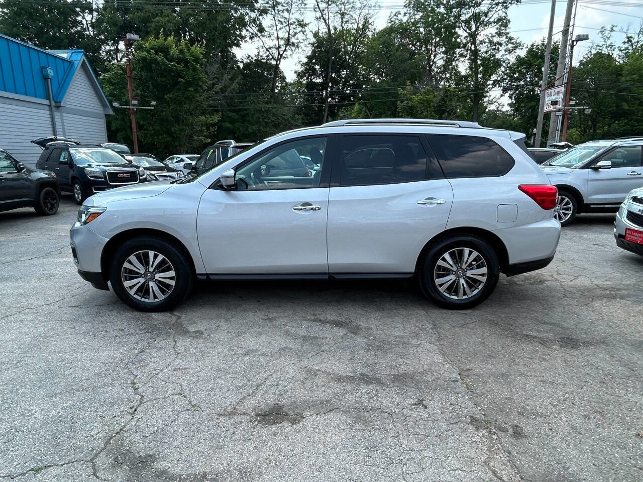 2019 Nissan Pathfinder SL