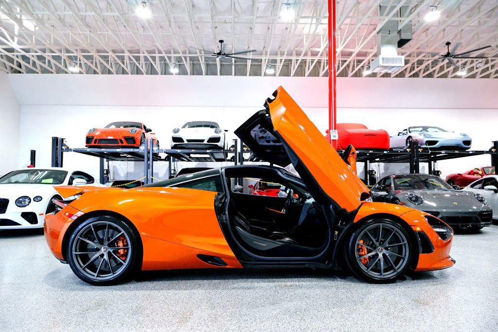 Used 2018 McLaren 720S Performance photo 14