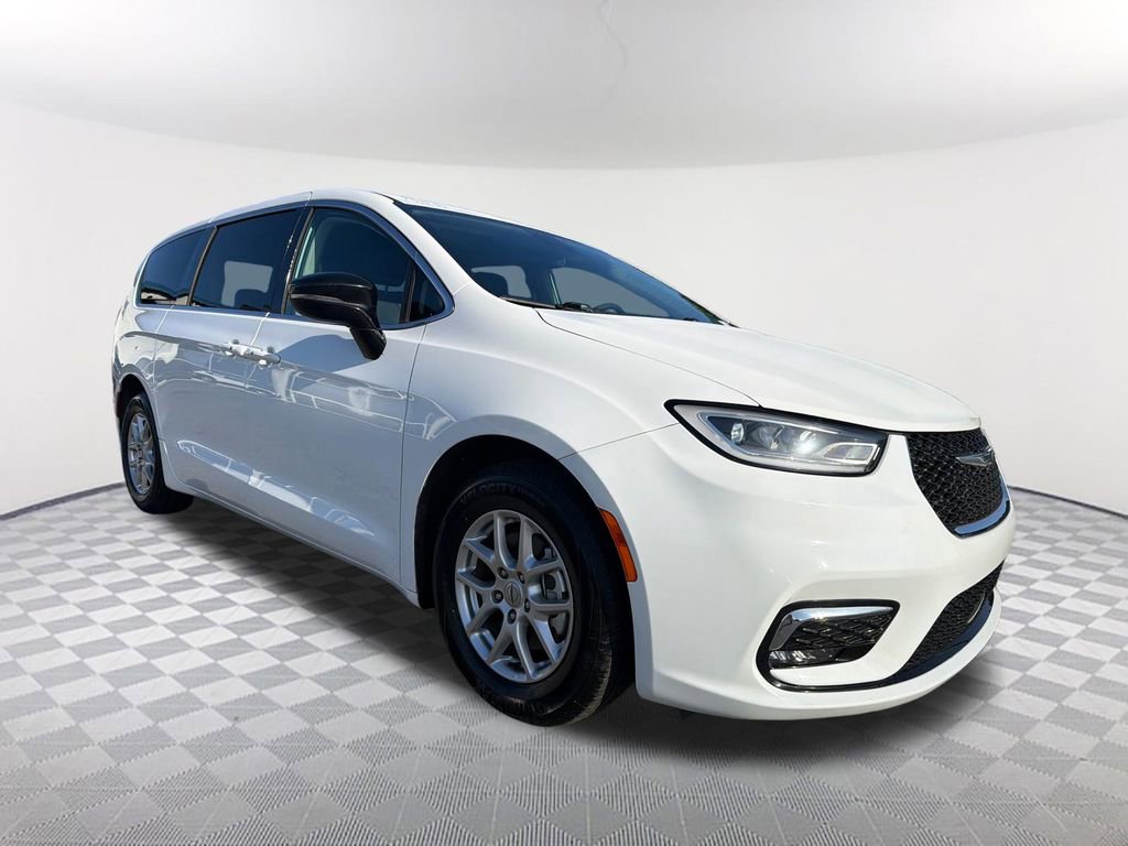 2024 Chrysler Pacifica Touring-L