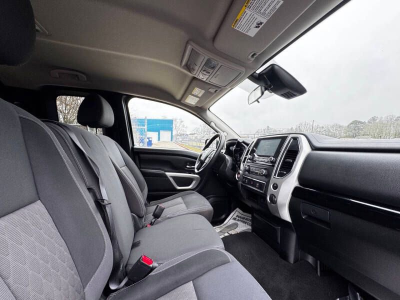 2021 Nissan Titan SV