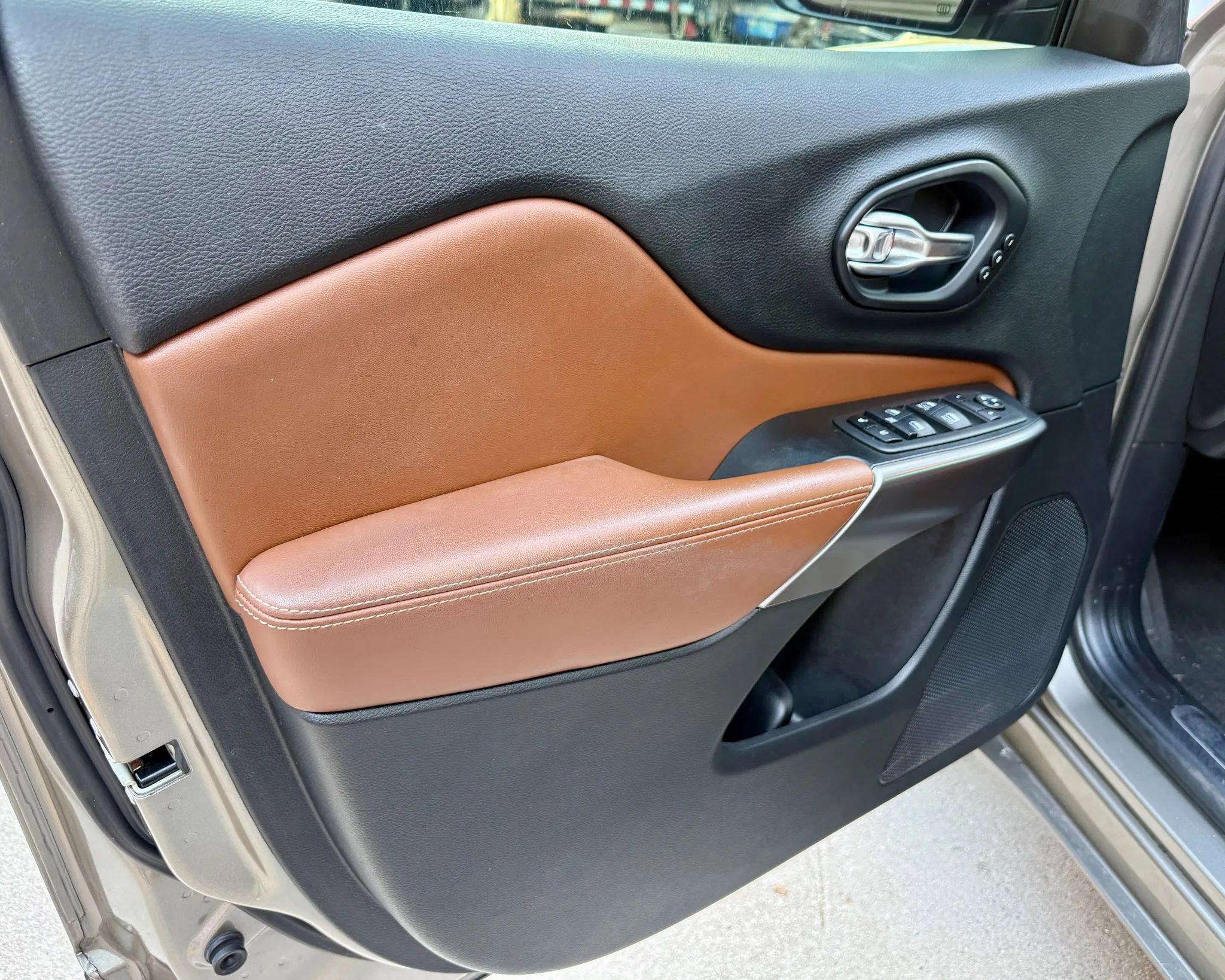 2019 Jeep Cherokee Overland