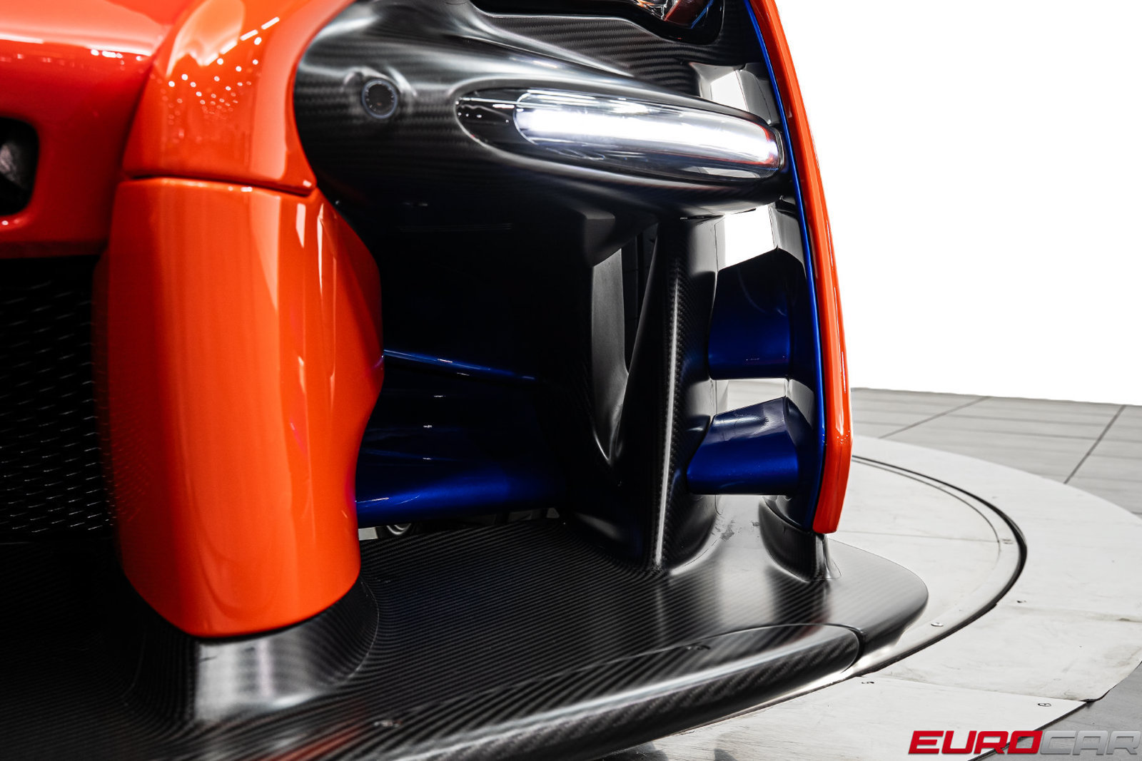 Used 2019 McLaren Senna photo 15