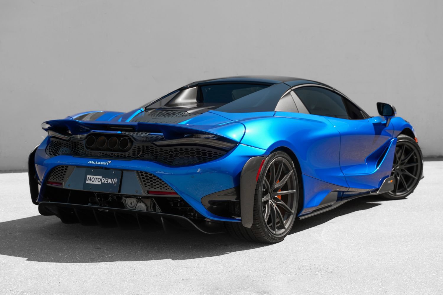 Used 2022 McLaren 765LT photo 3