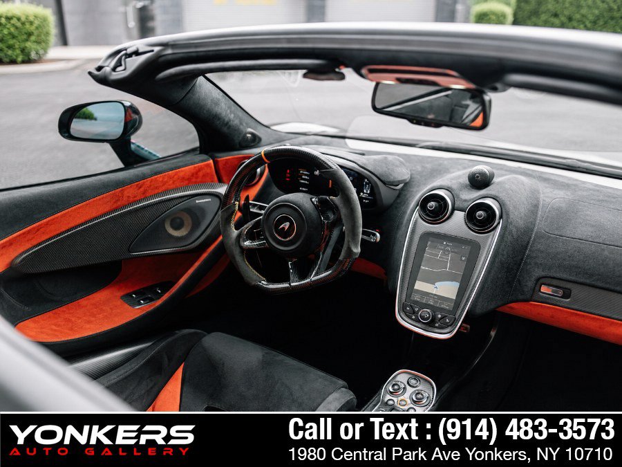 Used 2020 McLaren 600LT Spider photo 10