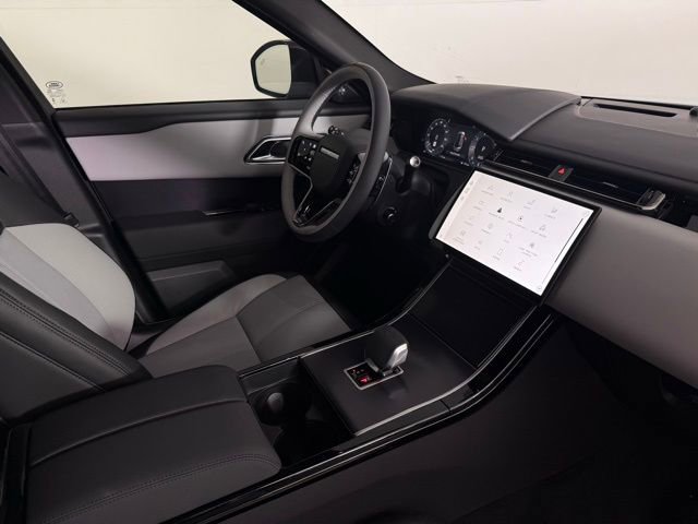 2026 Land Rover Range Rover Velar Dynamic SE