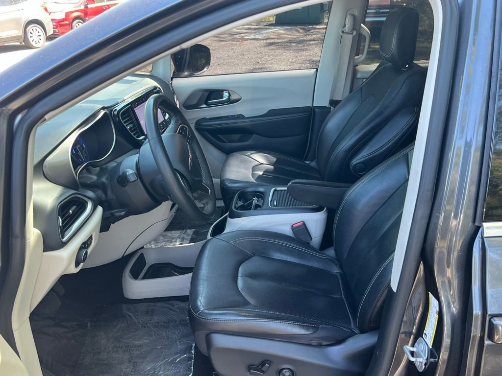 2022 Chrysler Pacifica Touring-L