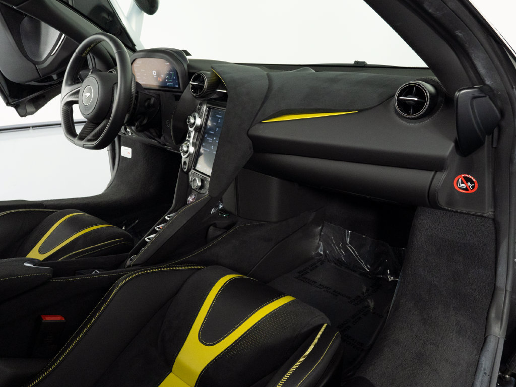 Used 2020 McLaren 720S Performance photo 28