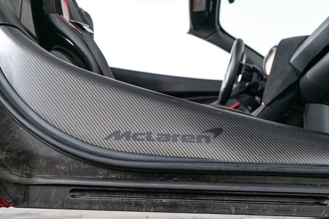 Used 2021 McLaren 720S Performance photo 26