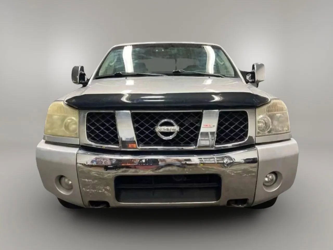 2004 Nissan Titan LE