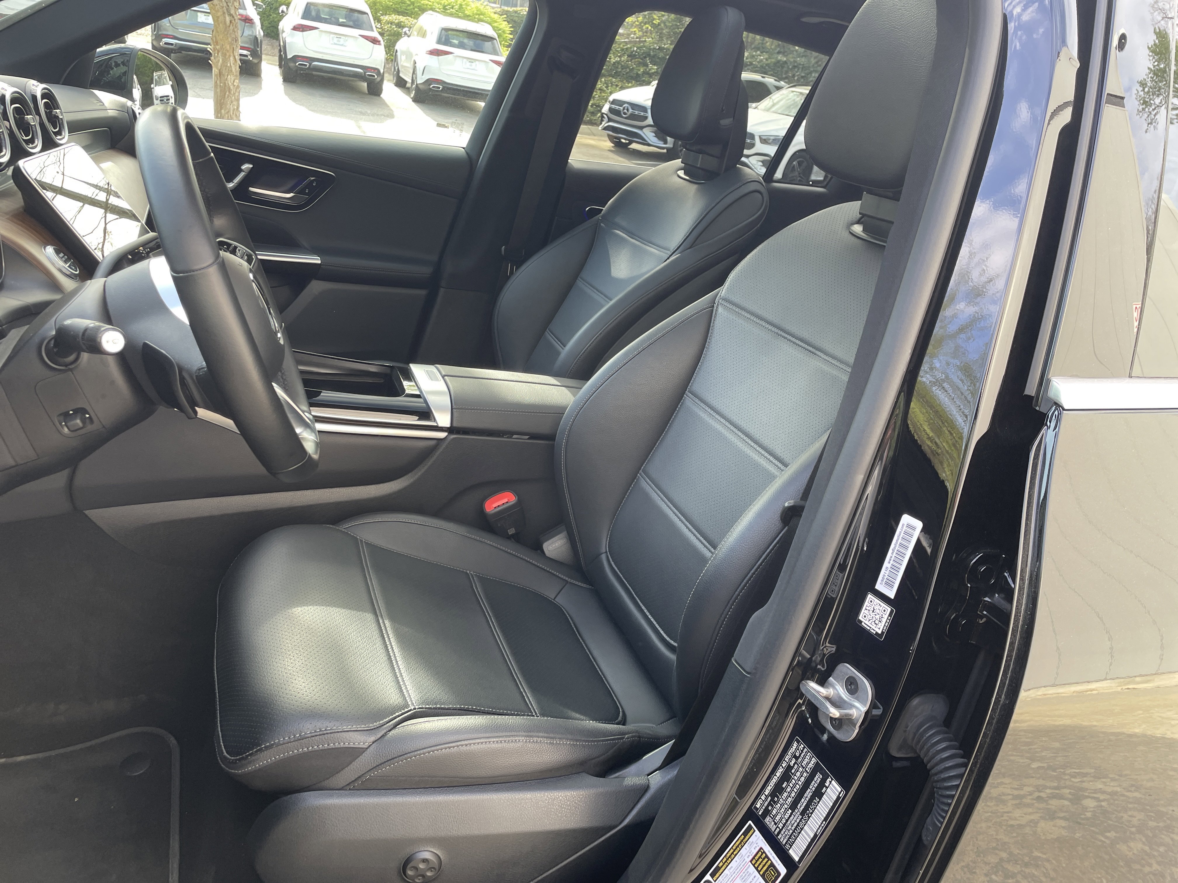 2025 Mercedes-Benz GLC 300 4MATIC