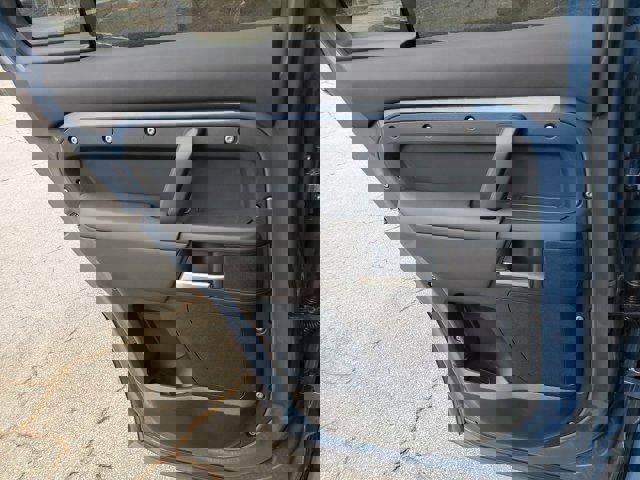 2025 Land Rover Defender 110 S